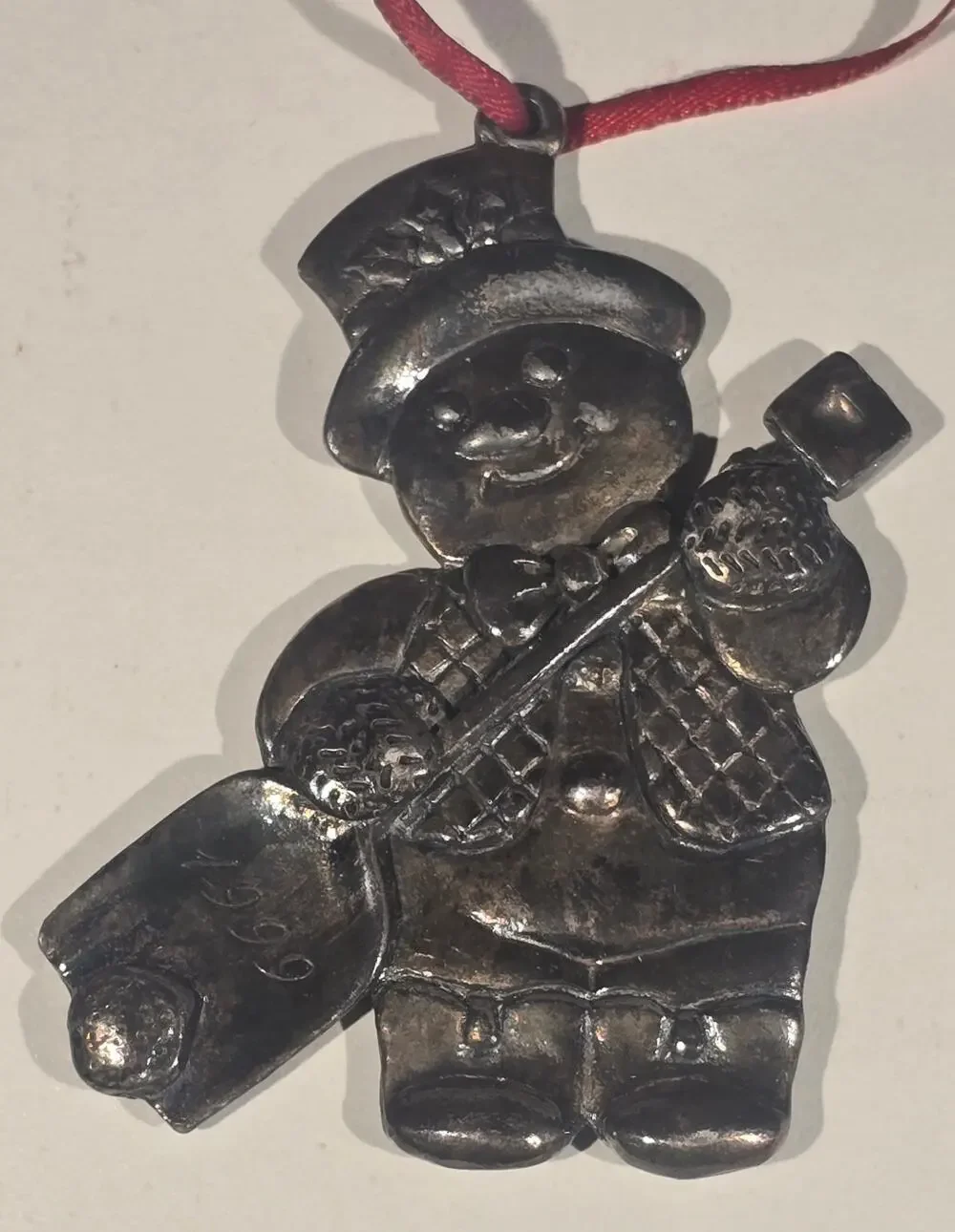 1999 Snowman with shovel Christmas Ornament Metal Holiday Decoration